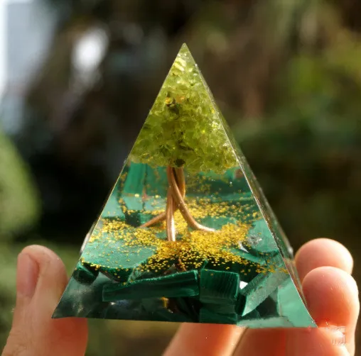 Pyramid Decoration Natural Crystal Gravel 9