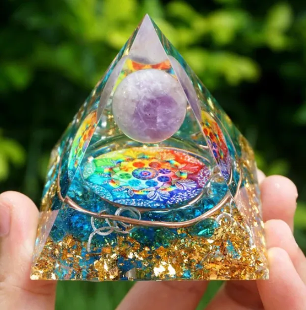 Pyramid Decoration Natural Crystal Gravel 40