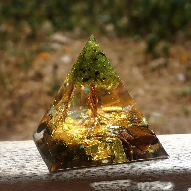 Pyramid Decoration Natural Crystal Gravel 23