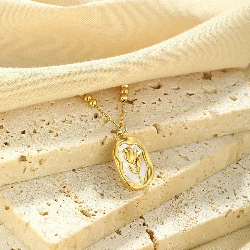 Simple Rose White Shell Pendant Necklace 18